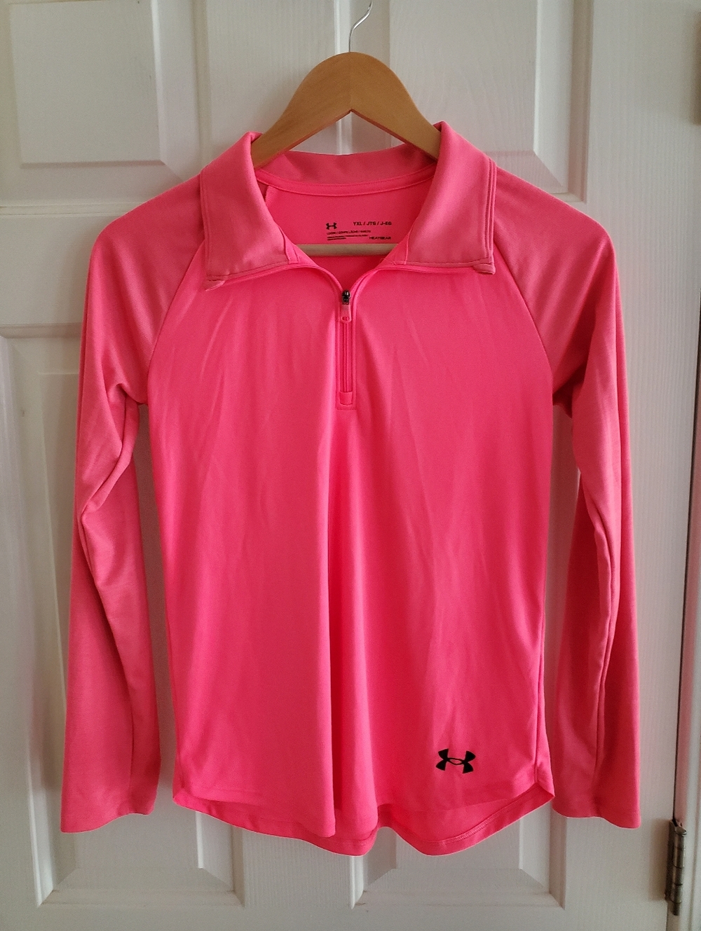 Under Armour Girls' Tech Graphic Half-Zip top in a bright pink Size YXL